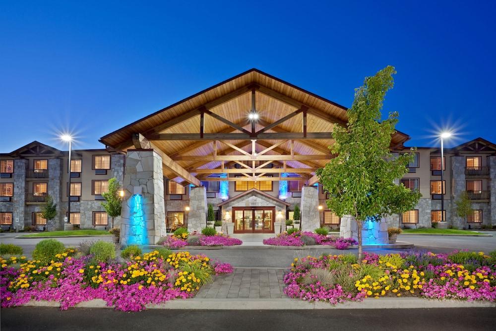 Holiday Inn Express & Suites Cheney By Ihg Exterior photo