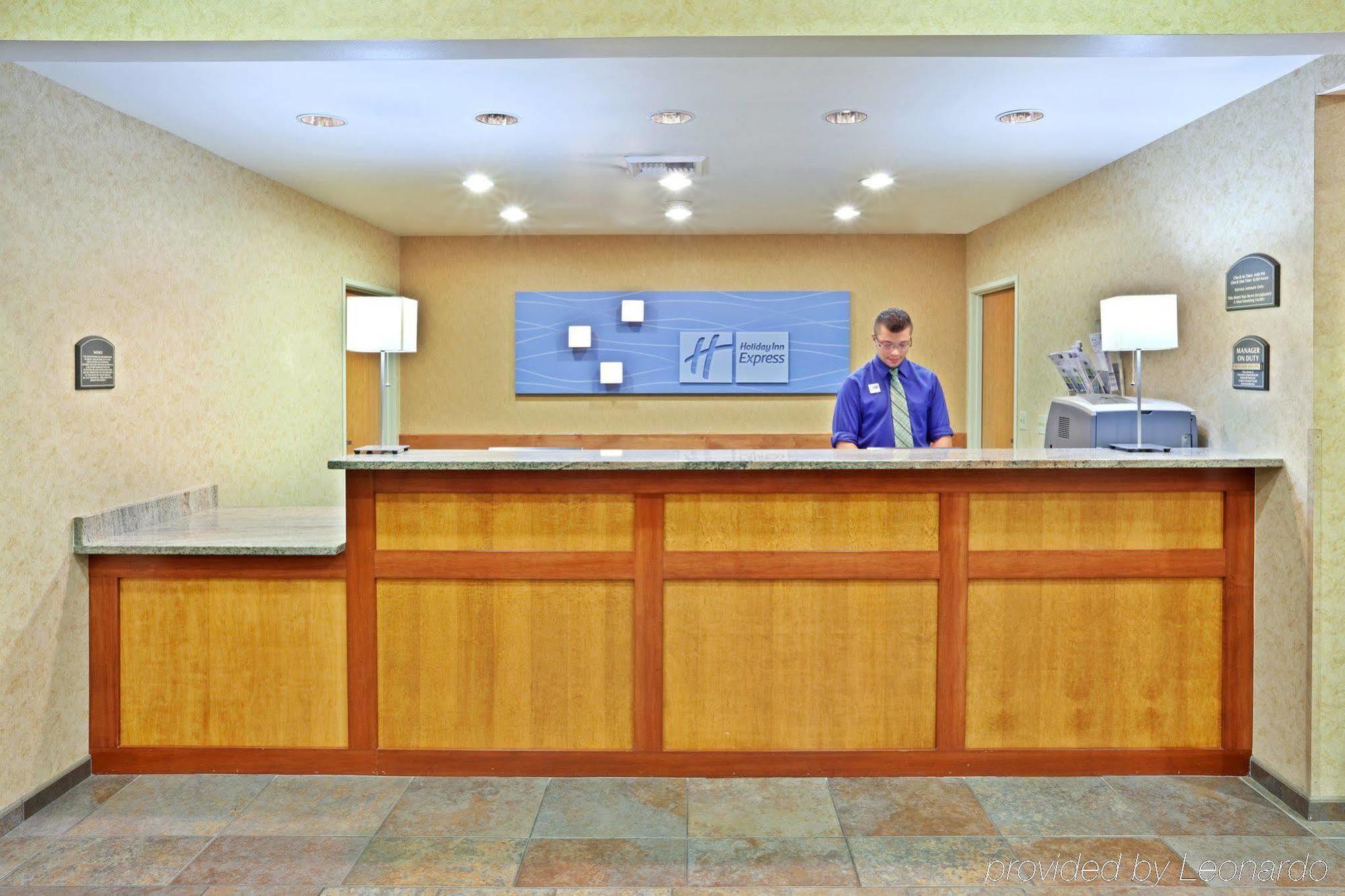 Holiday Inn Express & Suites Cheney By Ihg Exterior photo