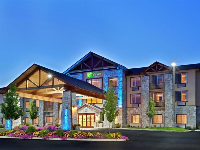 Holiday Inn Express & Suites Cheney By Ihg Exterior photo