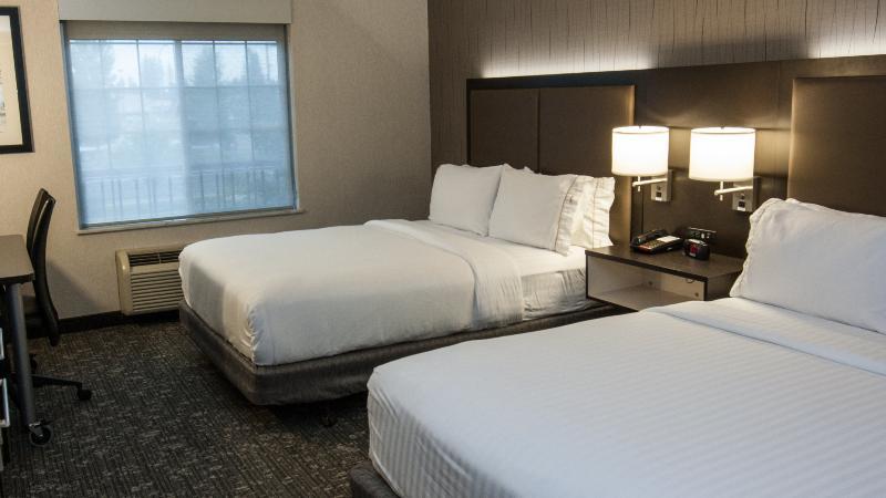 Holiday Inn Express & Suites Cheney By Ihg Exterior photo