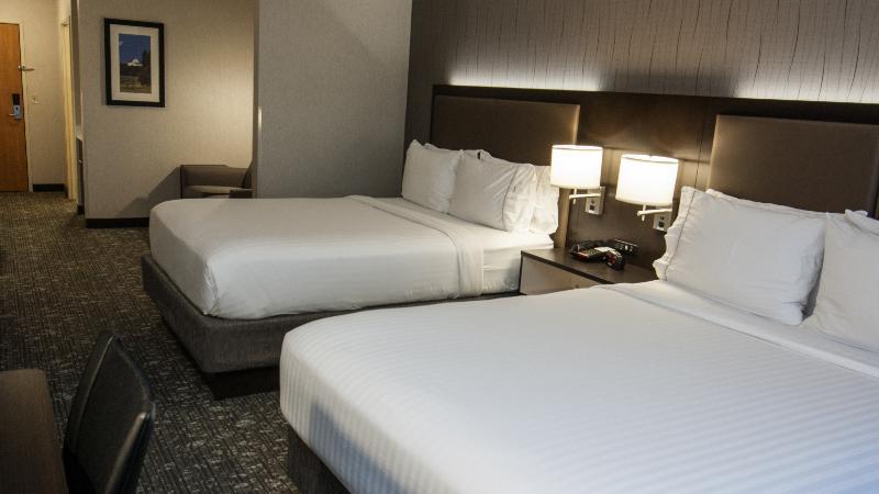Holiday Inn Express & Suites Cheney By Ihg Exterior photo