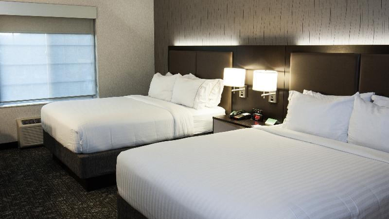 Holiday Inn Express & Suites Cheney By Ihg Exterior photo